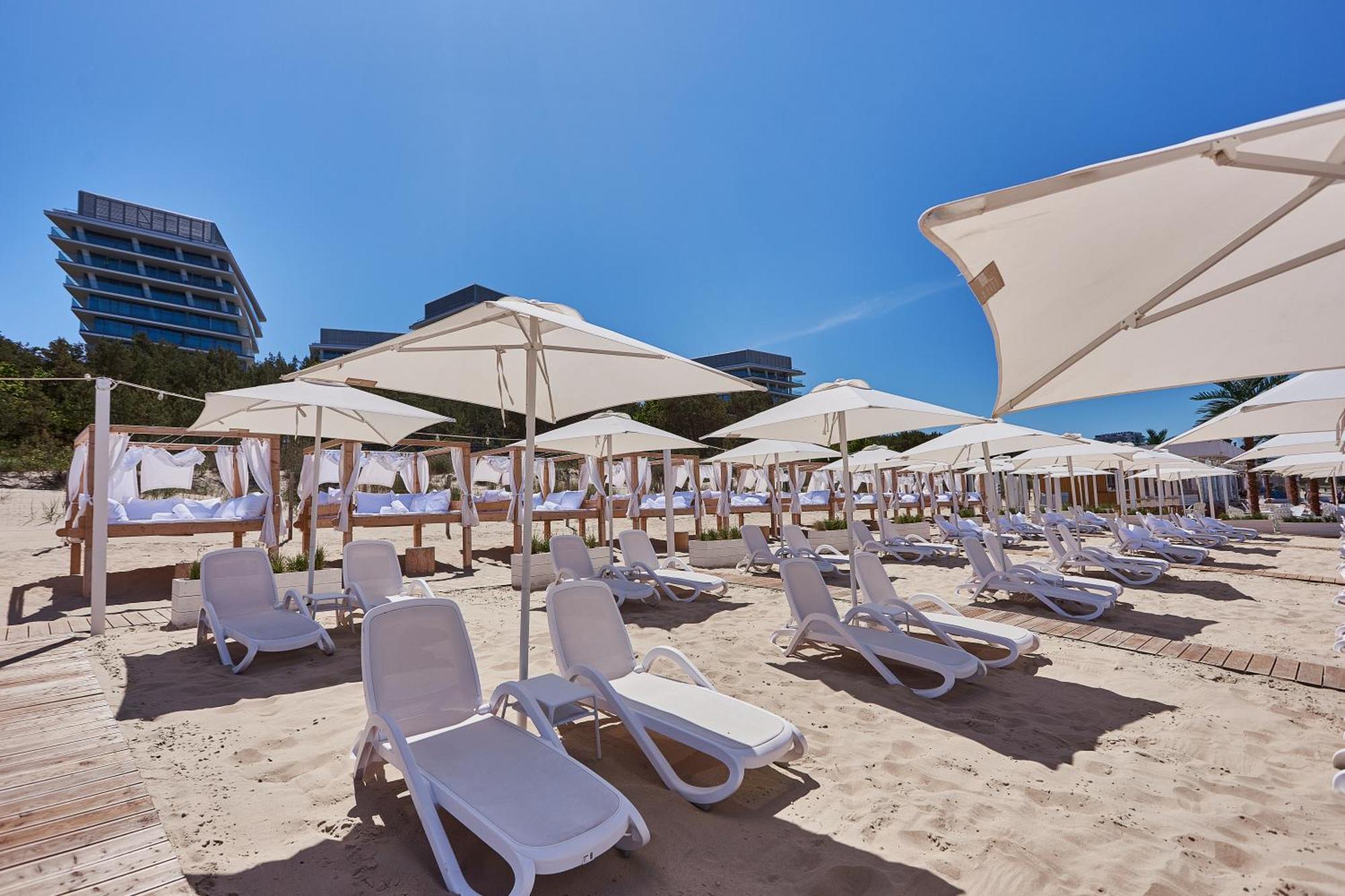 Wave Beachfront Family Apartment Miedzyzdroje Exterior photo