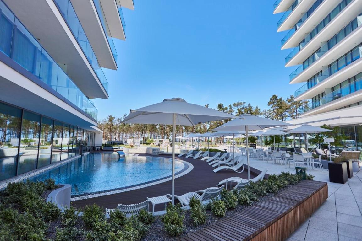 Wave Beachfront Family Apartment Miedzyzdroje Exterior photo