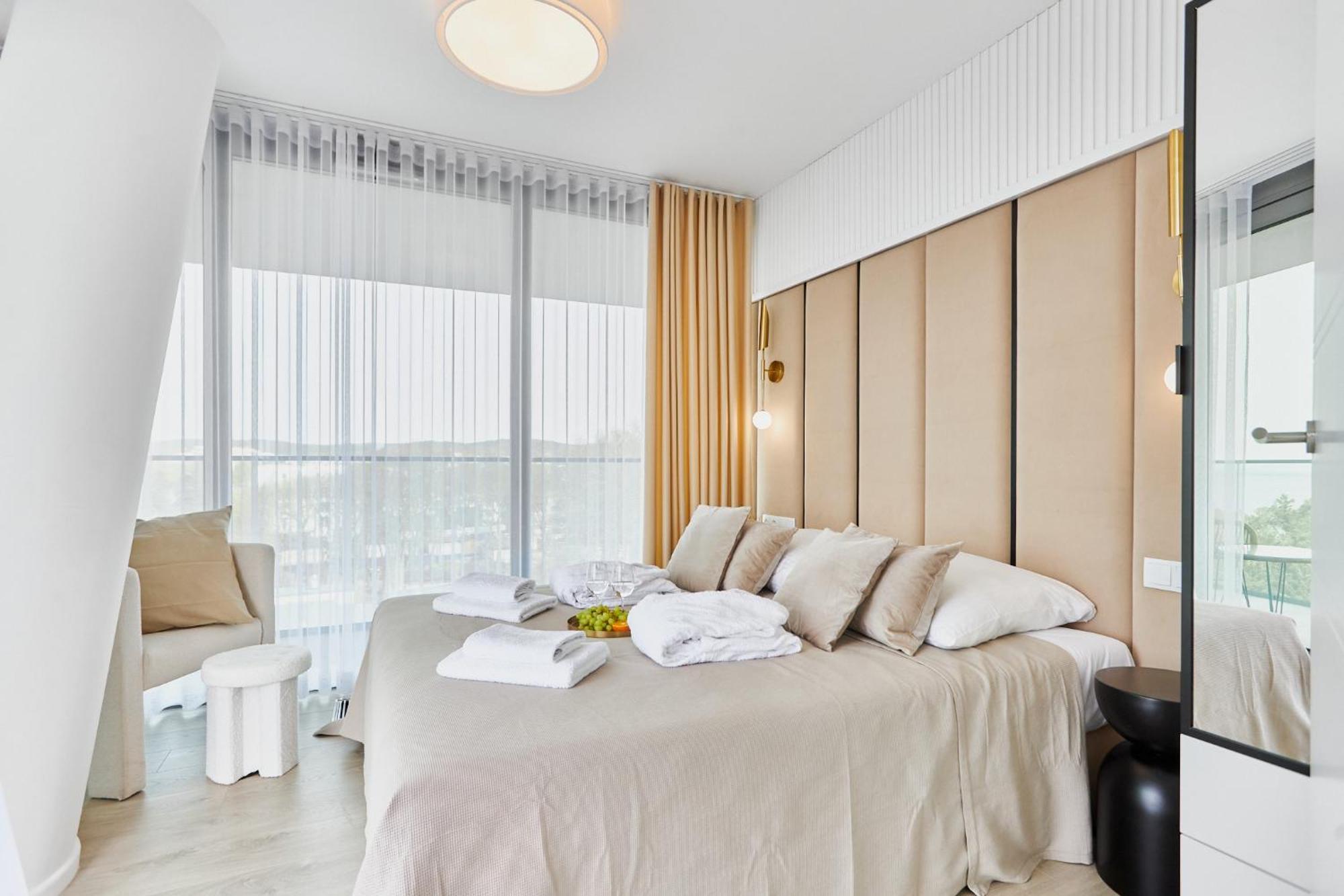 Wave Beachfront Family Apartment Miedzyzdroje Exterior photo