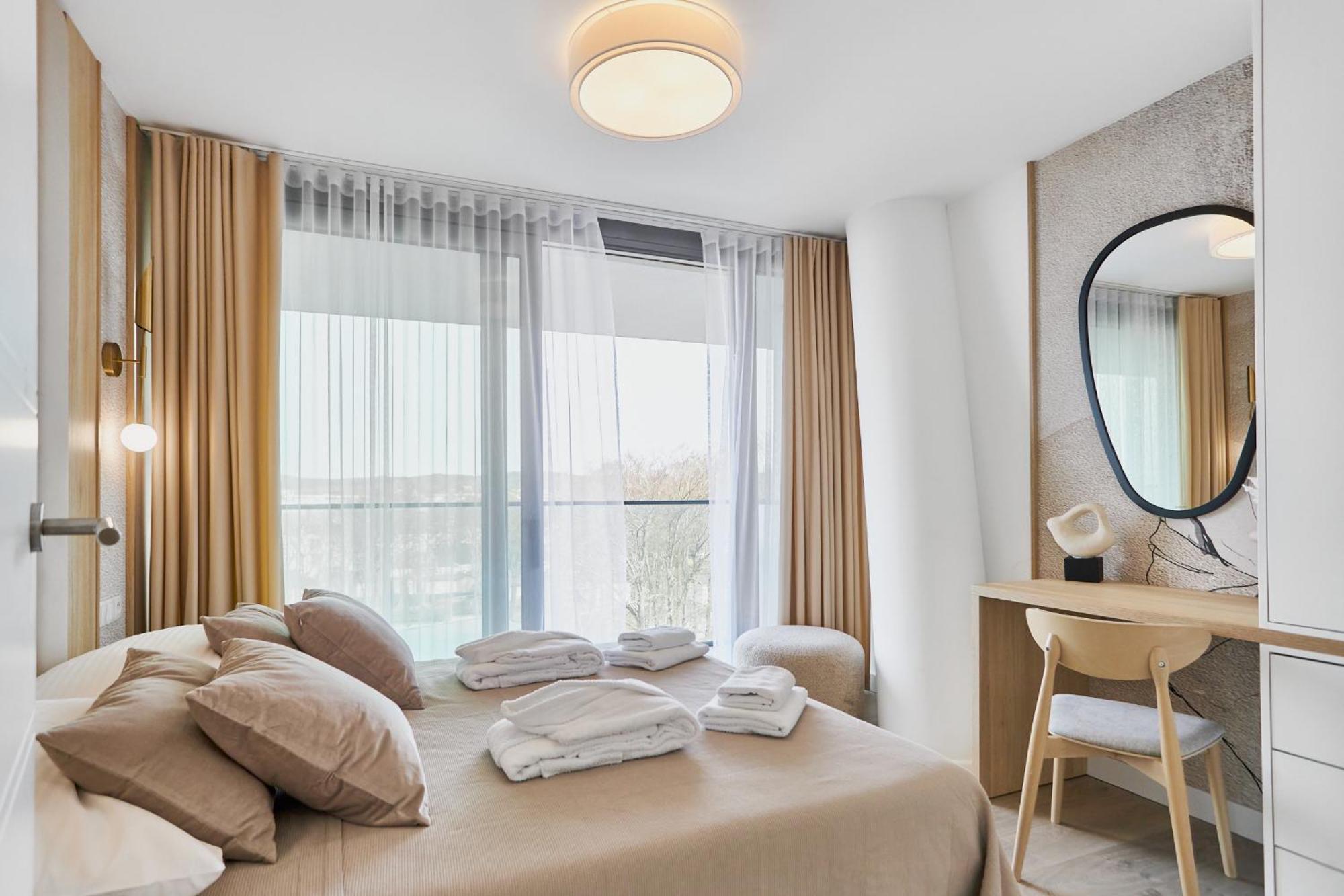Wave Beachfront Family Apartment Miedzyzdroje Exterior photo