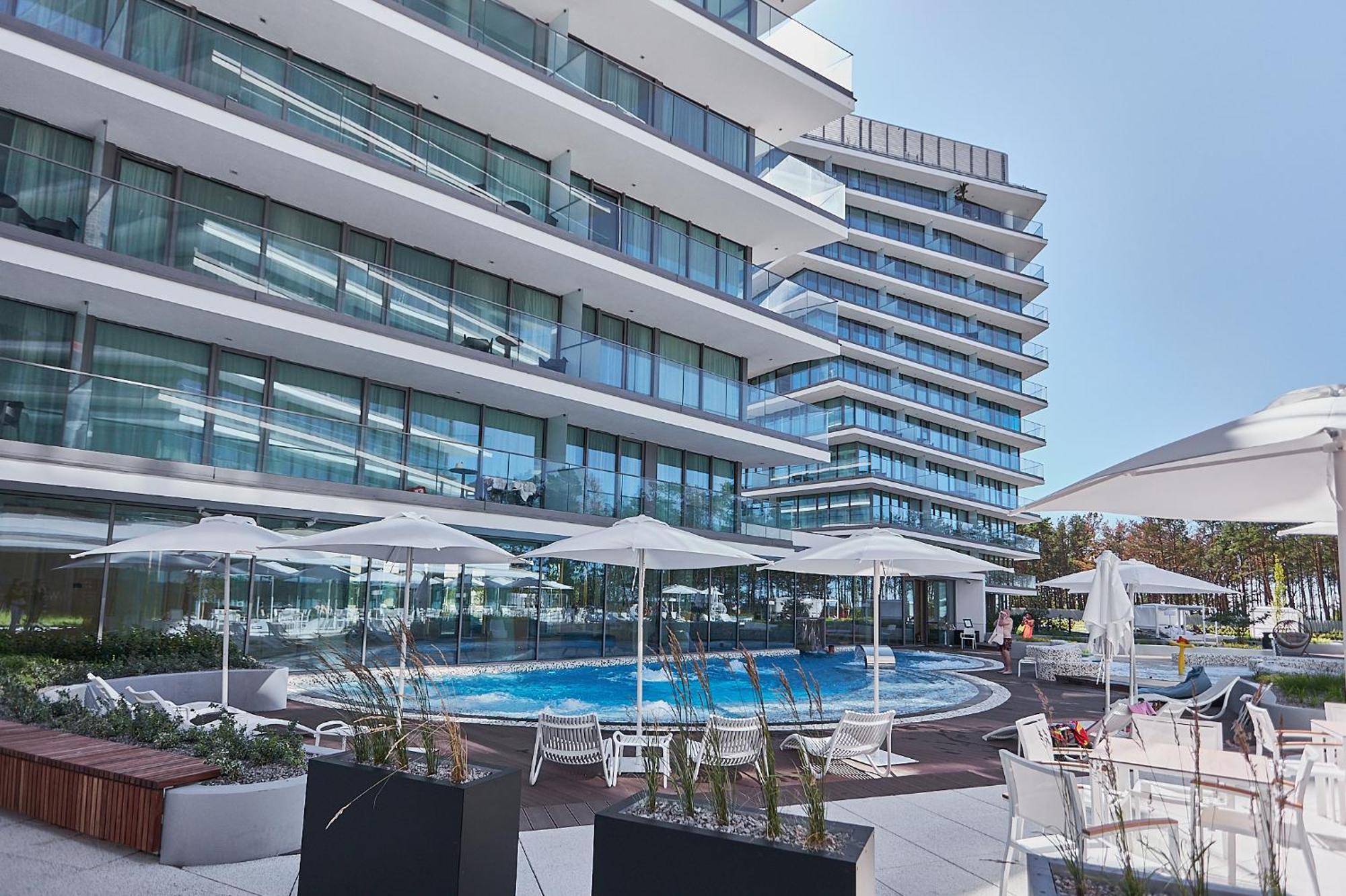 Wave Beachfront Family Apartment Miedzyzdroje Exterior photo