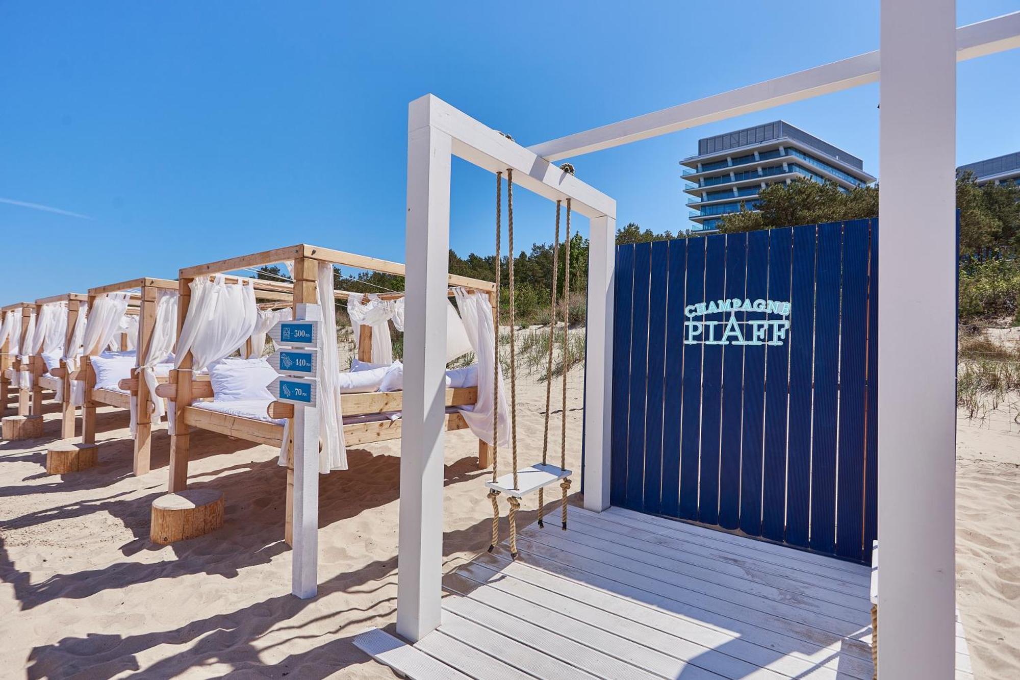 Wave Beachfront Family Apartment Miedzyzdroje Exterior photo
